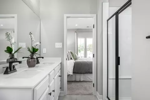 Bath - 2901 Waterview Ave, Baltimore, MD 21230 photo 6 of 7