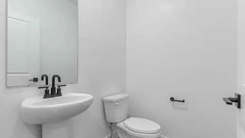 Bath - 1634 E 960 N #245, Salem, UT 84653 photo 2 of 8