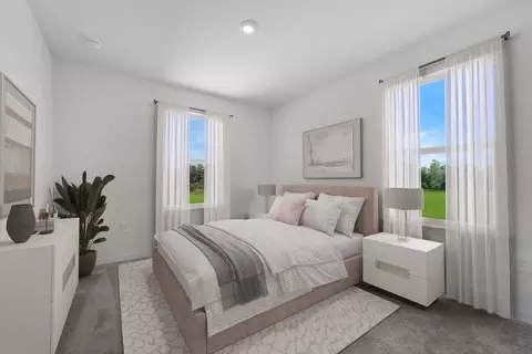 Bedroom - 1390 E Lakeview Ave, Eustis, FL 32726 photo 5 of 8