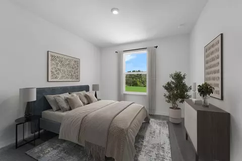 Bedroom - 1390 E Lakeview Ave, Eustis, FL 32726 photo 6 of 8