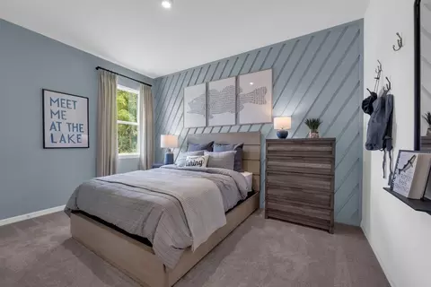 Bedroom - 1390 E Lakeview Ave, Eustis, FL 32726 photo 8 of 8