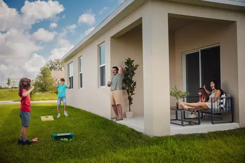 Exterior - 1390 E Lakeview Ave, Eustis, FL 32726 photo 5 of 5