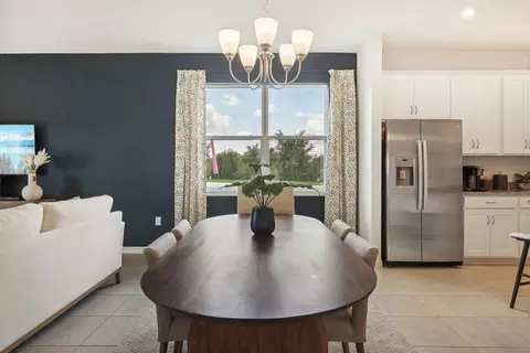 Dining - 1390 E Lakeview Ave, Eustis, FL 32726 photo 3 of 3