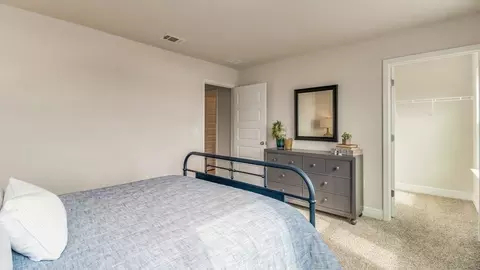 Bedroom - 5825 Cactus Dr, Milton, FL 32583 photo 5 of 19