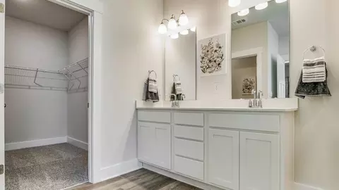 Entry Way - 5825 Cactus Dr, Milton, FL 32583 photo 10 of 11