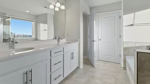 Bath - 1568 Bentstalk Dr, Frederick, MD 21703 photo 2 of 14