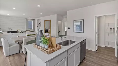 Kitchen - 1568 Bentstalk Dr, Frederick, MD 21703 photo 5 of 8