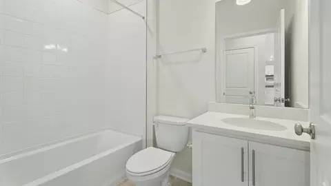 Bath - 1568 Bentstalk Dr, Frederick, MD 21703 photo 4 of 14
