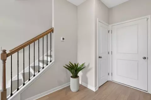 Entry Way - 621 Oak Bluff Dr, Cumming, GA 30040 photo 5 of 8