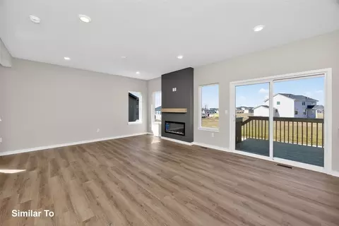 4271 Grover Woods Ln, Des Moines, IA 50317