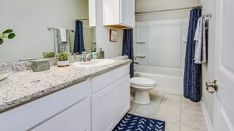 Bath - 1601 Eagle Ave, Westlake, LA 70669 photo 6 of 7