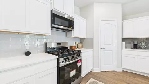 Kitchen - 206 High Ridge Rd, Duson, LA 70529 photo 4 of 8