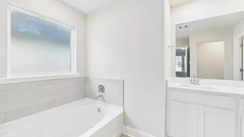Bath - 206 High Ridge Rd, Duson, LA 70529 photo 3 of 9