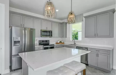 Kitchen - 13716 Sunlight Meadow Dr, Riverview, FL 33578 photo 1 of 2