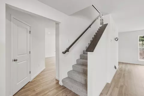 Entry Way - 2308 Castle Hill Dr, Rolla, MO 65401 photo 2 of 4