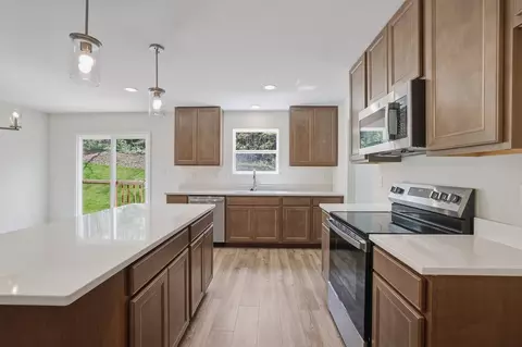 Kitchen - 2308 Castle Hill Dr, Rolla, MO 65401 photo 2 of 6