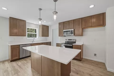 Kitchen - 2308 Castle Hill Dr, Rolla, MO 65401 photo 3 of 6