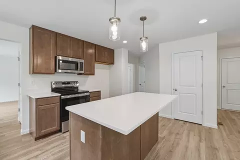 Kitchen - 2308 Castle Hill Dr, Rolla, MO 65401 photo 4 of 6