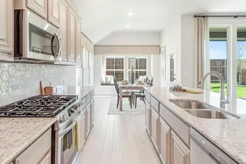 Kitchen - 112 Sweetwater Dr, Commerce, TX 75428 photo 3 of 4