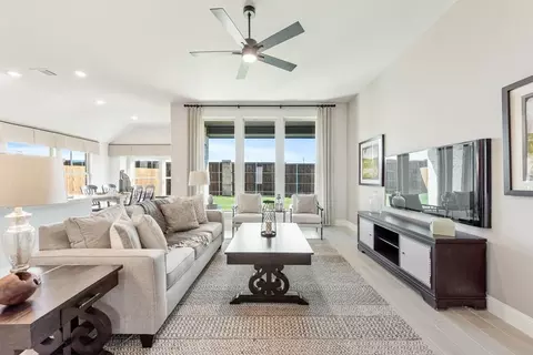 Living - 112 Sweetwater Dr, Commerce, TX 75428 photo 1 of 4