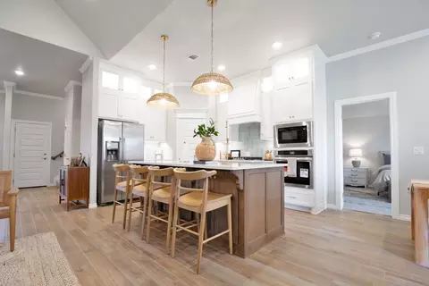 Kitchen - 15413 Bedford Rd, Edmond, OK 73013 photo 10 of 13