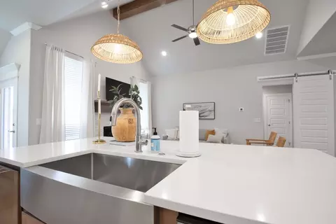 Kitchen - 15413 Bedford Rd, Edmond, OK 73013 photo 11 of 13