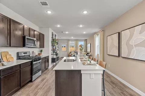 Kitchen - 5519 Franklin Hls, Von Ormy, TX 78073 photo 4 of 7