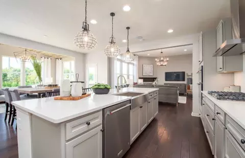 Kitchen - 12823 S Vicarage Dr, Plainfield, IL 60585 photo 4 of 6
