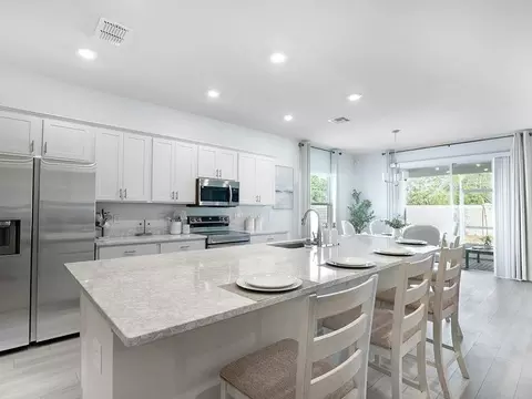 Kitchen - 5548 Cedar Crest Way, Saint Cloud, FL 34772 photo 4 of 7