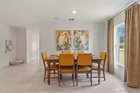 Dining - 927 Leatherhead Dr, Dundee, FL 33838 photo 3 of 6