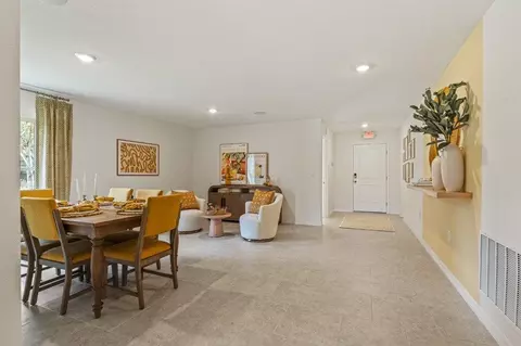 Dining - 927 Leatherhead Dr, Dundee, FL 33838 photo 1 of 6