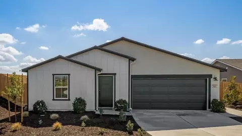 Exterior - 8301 Swarthmore St, Bakersfield, CA 93307 photo 5 of 6
