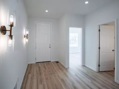 Entry Way - 800 Orchard Rd, Lititz, PA 17543 photo 5 of 7