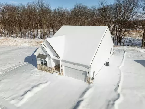 Exterior - 800 Orchard Rd, Lititz, PA 17543 photo 4 of 13