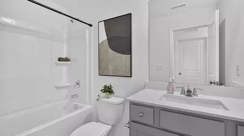 Bath - 910 Pilot St, Haw River, NC 27258 photo 4 of 6