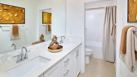 Bath - 5559 Dora Way, Oceanside, CA 92057 photo 4 of 7