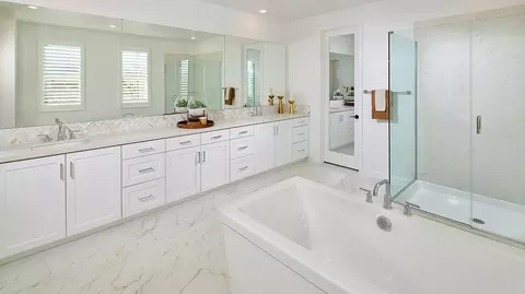 Bath - 5559 Dora Way, Oceanside, CA 92057 photo 1 of 7