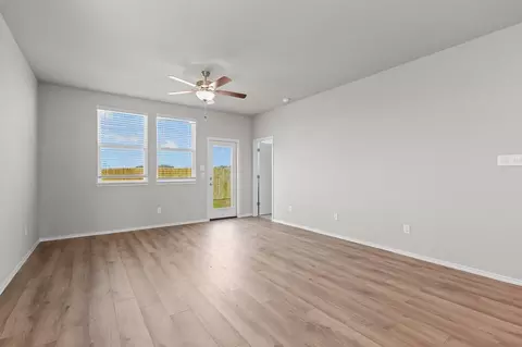 Living - 13307 Audrey Hbr, Von Ormy, TX 78073 photo 2 of 3