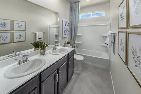 2261 Hewins St, Manteca, CA 95337 photo 5