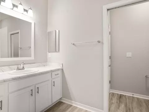 Bath - 754 SW 77th Cir, Ocala, FL 34474 photo 3 of 5
