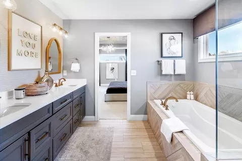 Bath - 175 Westwoods Rd, Wright City, MO 63390 photo 2 of 4