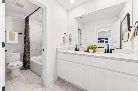 Bath - 2925 Olympic Dr, Anna, TX 75409 photo 4 of 4