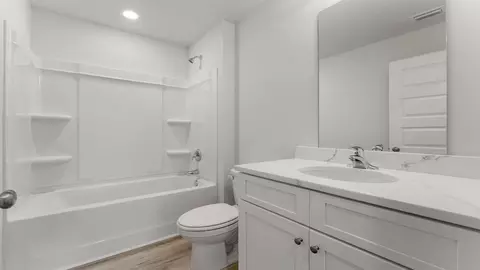 Bath - 3776 Deltona Blvd, Chipley, FL 32428 photo 3 of 3