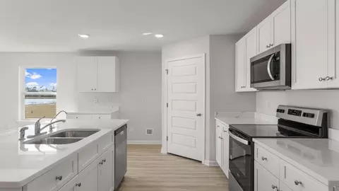 Kitchen - 3776 Deltona Blvd, Chipley, FL 32428 photo 1 of 7