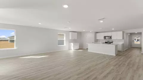 Living - 3776 Deltona Blvd, Chipley, FL 32428 photo 3 of 3