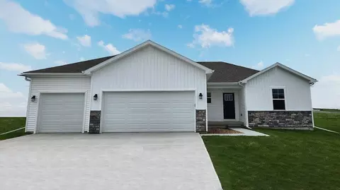 926 2nd St NE, Altoona, IA 50009