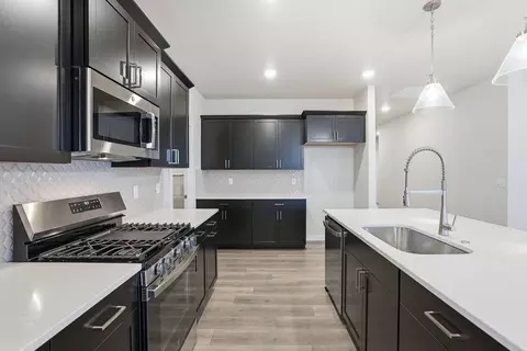 Kitchen - 705 E 5th St, Deer Park, WA 99006 photo 2 of 3