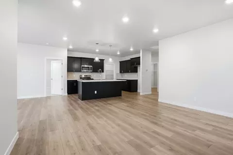 Living - 705 E 5th St, Deer Park, WA 99006 photo 2 of 5