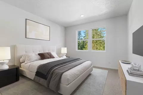 Bedroom - 705 E 5th St, Deer Park, WA 99006 photo 4 of 5