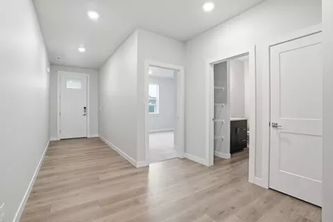 Entry Way - 705 E 5th St, Deer Park, WA 99006 photo 1 of 2